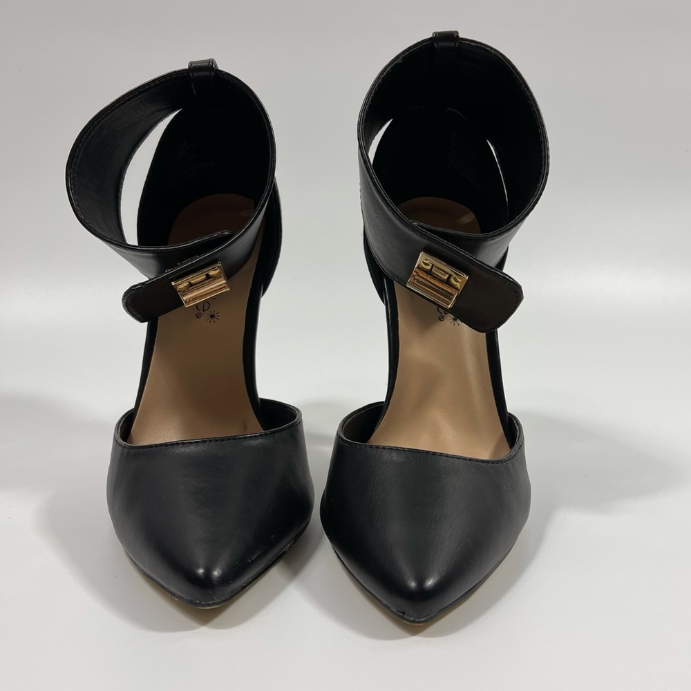 Black pumps w/gold clutch ankle strap shoedazzle - Picture 2 of 9